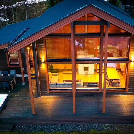 Lumikki 2 - 8 Hloe, Luoteis-himos Ski-inout *